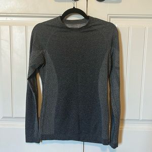 Figs small salta seamless long sleeve under scrub.  EUC